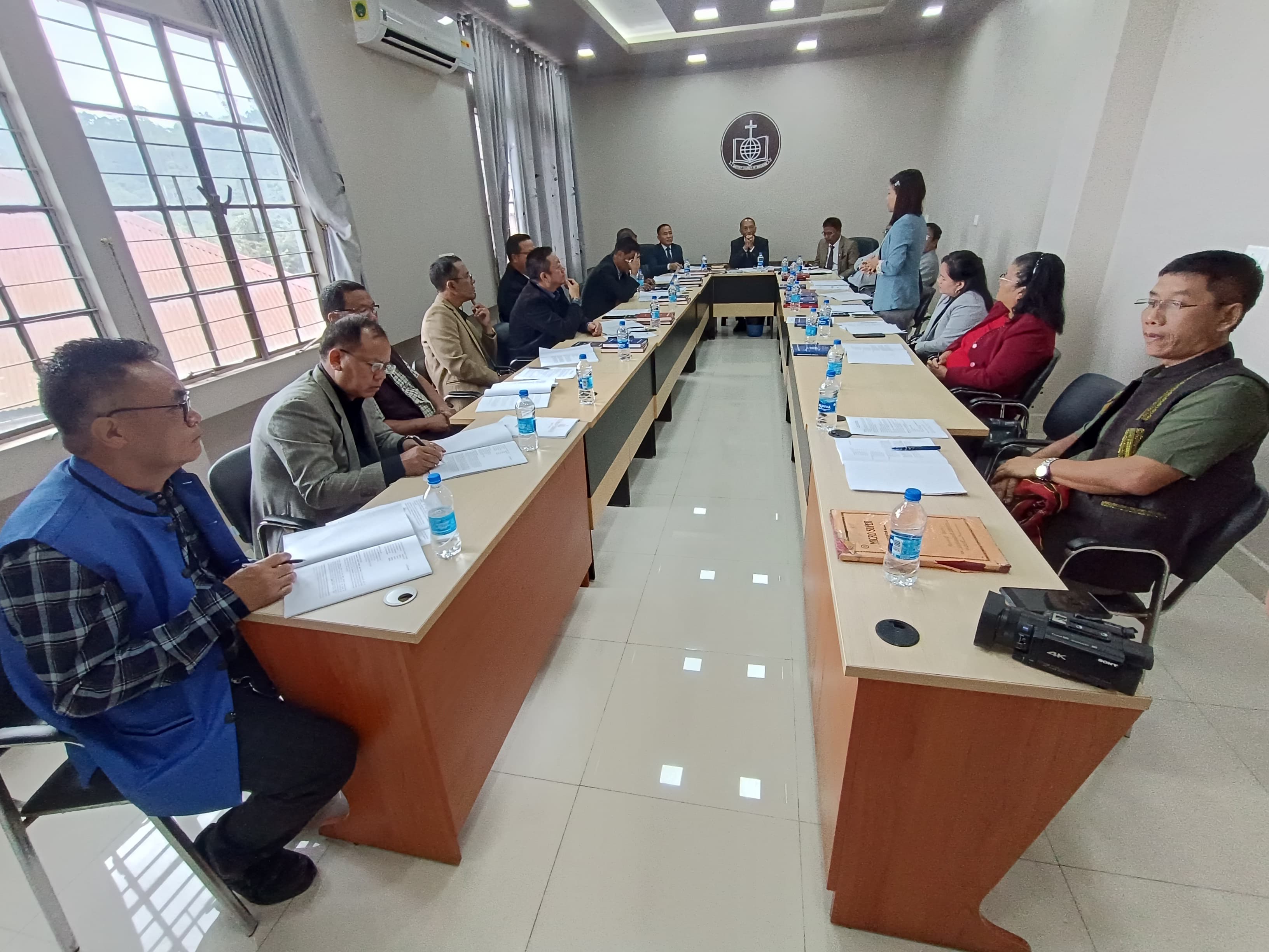 Tunkar chhungin Assembly hnuaia Committee hrang hrang pali an thukhawm.