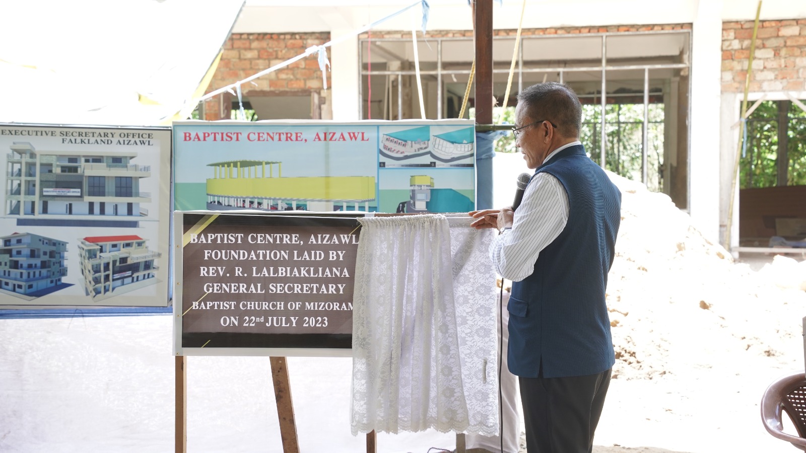 Baptist  Centre, Aizawl Building thar sakna tur Lungphum a ni